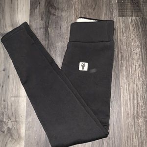 Black leggings with fur inside